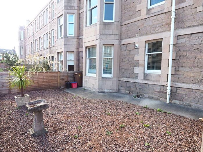 2 Bedroom Flat To Rent In Rosebank Grove, Trinity, Edinburgh, EH5
