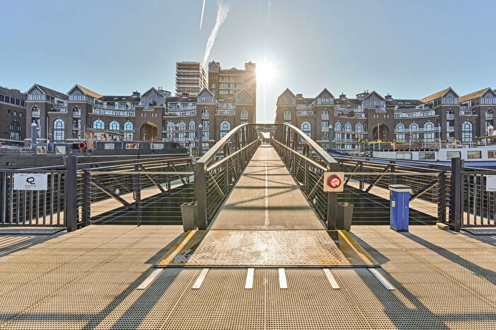 2 Bedroom Flat For Sale In The Wharf Collection, Battersea, London, SW11