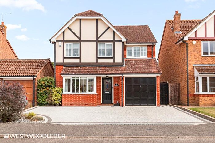 4 Bedroom Detached House For Sale In Lanthorn Close, Broxbourne, EN10