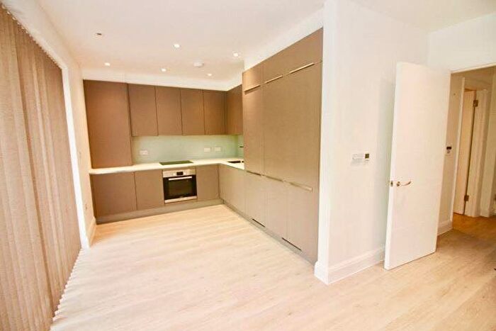 1 Bedroom Bungalow To Rent In Crouch End Hill, London, N8