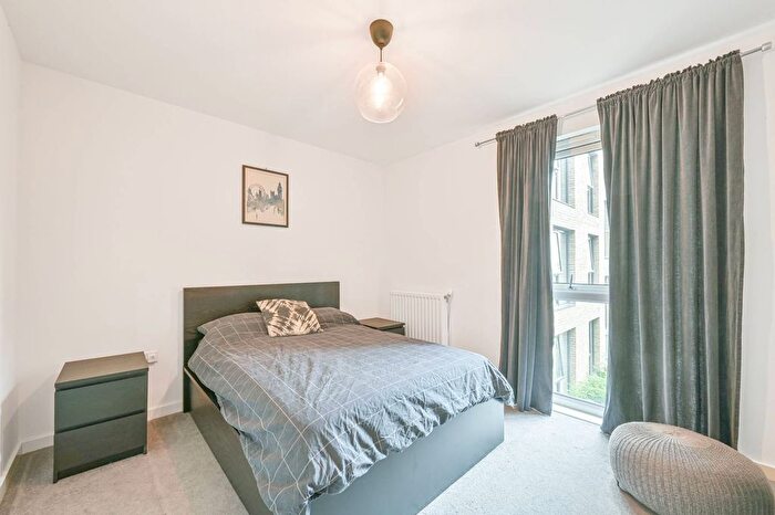 1 Bedroom Flat For Sale In Cricklewood, Cricklewood, London, NW2