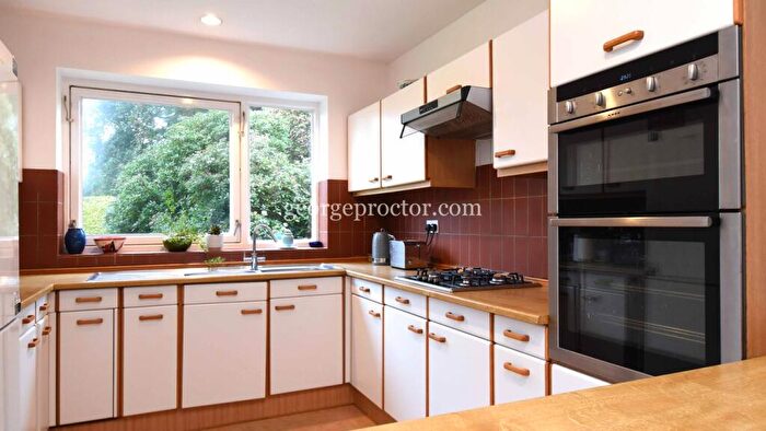 6 Bedroom Detached House For Sale In Shawfield Park, Bickley, BR1