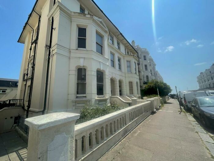 Studio To Rent In St Aubyns, Hove, BN3