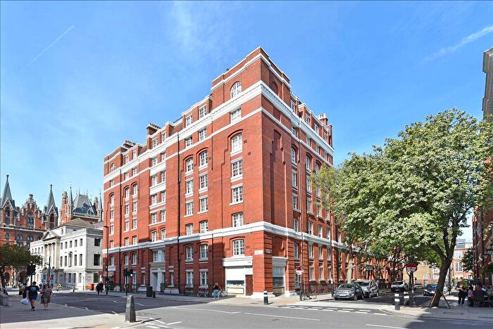3 Bedroom Flat To Rent In Queen Alexandra Mansions, Kings Cross, WC1H
