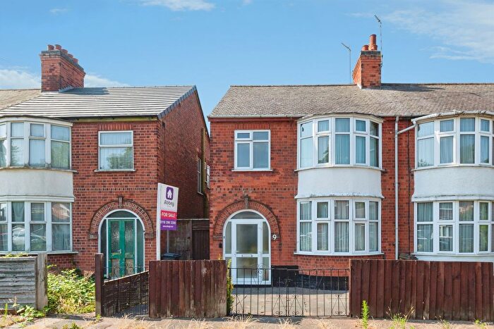 3 Bedroom Semi-detached House For Sale In Exmoor Avenue, Leicester, LE4