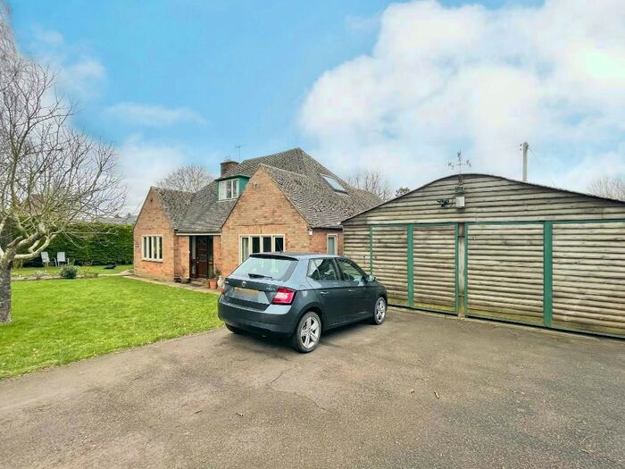 4 Bedroom Bungalow For Sale In Moss Lane, Newbold On Stour, Stratford-Upon-Avon, CV37
