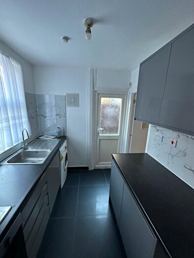 4 Bedroom Terraced House To Rent In Dickens Road, London, E6
