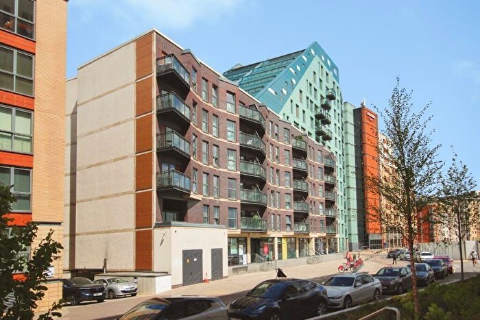 2 Bedroom Apartment For Sale In Waterloo Street, Leeds, LS10