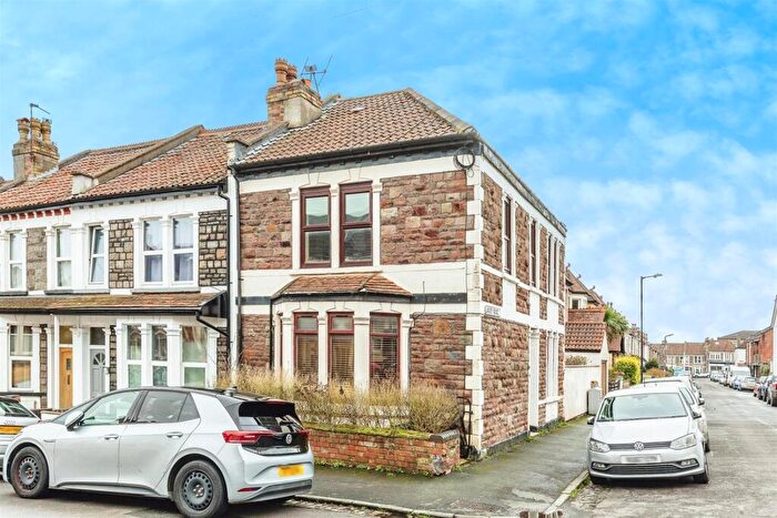 2 Bedroom End Of Terrace House To Rent In Boston Road, Bristol, BS7