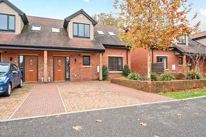 3 Bedroom Retirement Property For Sale In Gradwell End, Park, South Chailey, BN8