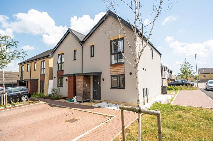 3 Bedroom Semi-Detached House For Sale In Crampton Road, Swindon, SN3