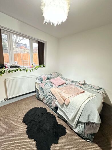 8 Bedroom Semi-Detached House To Rent In Dawlish Road, Birmingham, B29