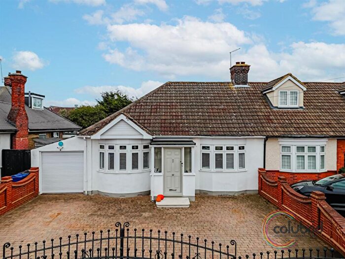3 Bedroom Semi-Detached Bungalow For Sale In King Edward Drive, Grays, RM16