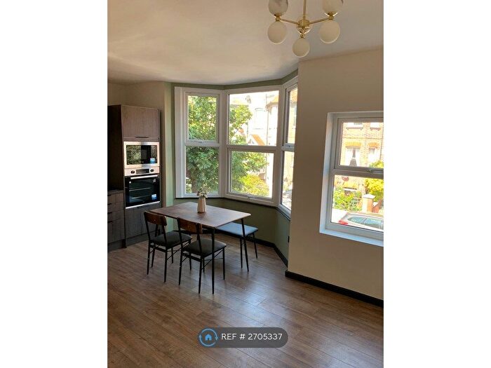 1 Bedroom Flat To Rent In Penshurst Road, Ramsgate, CT11