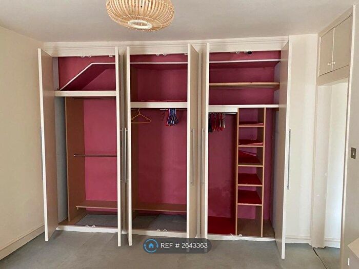 1 Bedroom Flat To Rent In High Street, Tisbury, Salisbury, SP3