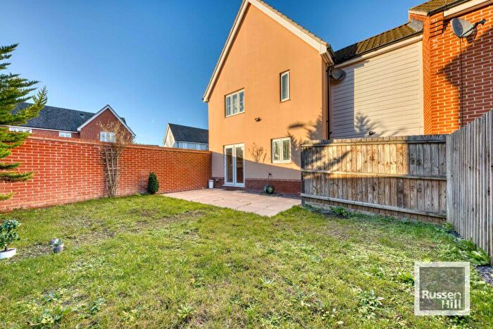 4 Bedroom Link Detached House For Sale In Bristol Road, Hampden View, New Costessey, NR5