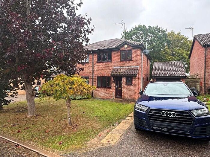 3 Bedroom Semi Detached House To Rent In Shelley Close, Stowmarket, IP14