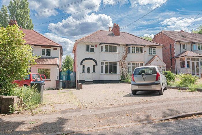3 Bedroom Semi-Detached House For Sale In Camp Lane, Handsworth, B21