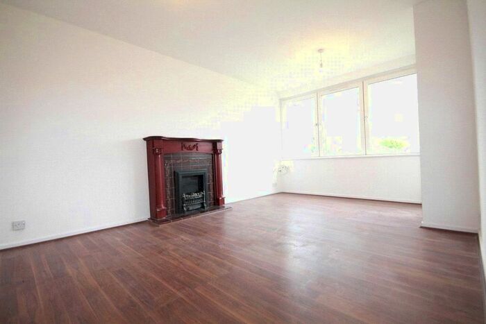 3 Bedroom Flat To Rent In Guy Street, London, SE1