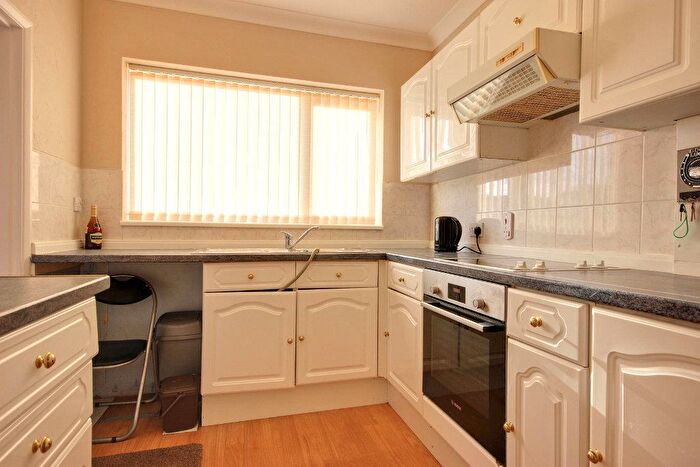 2 Bedroom Detached Bungalow For Sale In Driffield Close, Cottingham, HU16