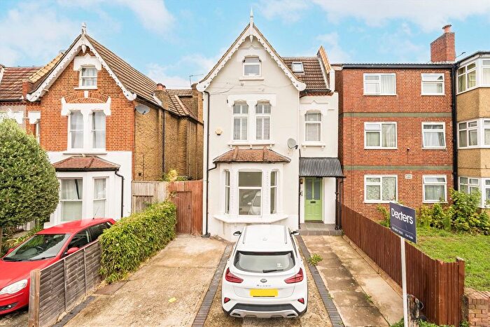 3 Bedroom Flat For Sale In Hopton Road, Streatham, SW16