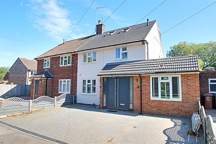 4 Bedroom Semi-Detached House For Sale In Meadow Way, Bedmond, Abbots Langley, WD5
