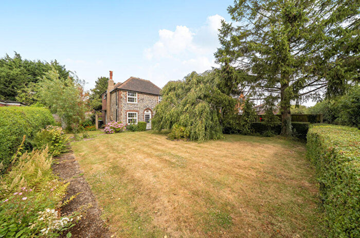 2 Bedroom Detached House For Sale In Newcastle Lane, Dover, CT15