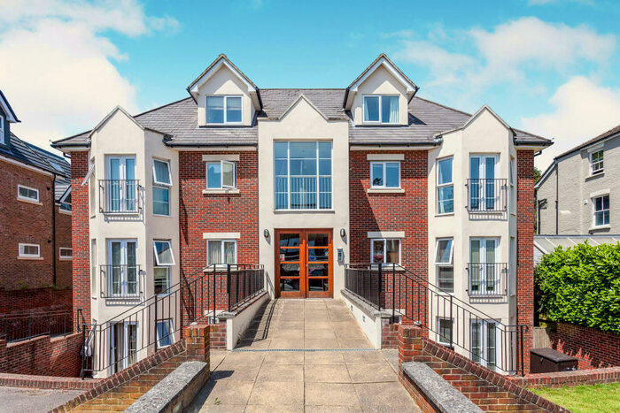 2 Bedroom Apartment To Rent In Sherbourne Place, Paddockhall Road, Haywards Heath, RH16