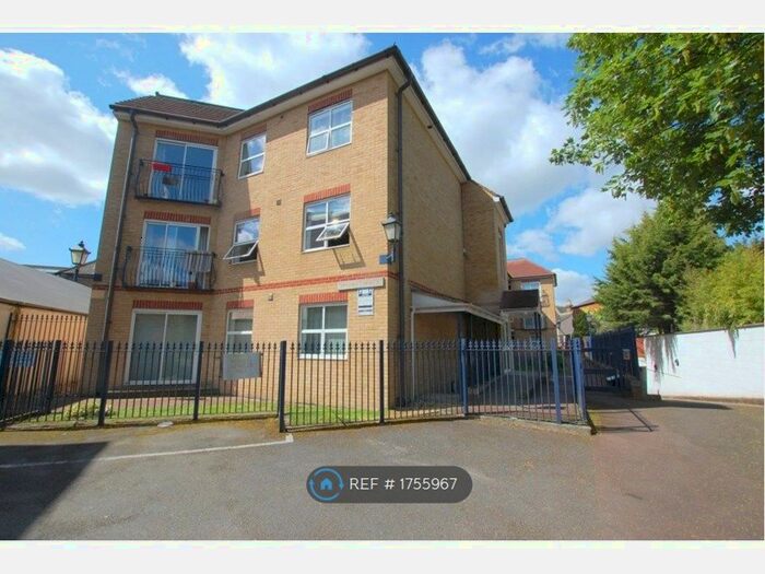 2 Bedroom Flat To Rent In Bromley House, Bromley, BR1