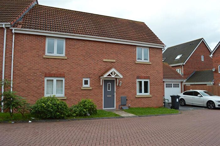 3 Bedroom Semi Detached House To Rent In New Imperial Crescent, Tyseley, Birmingham, B11