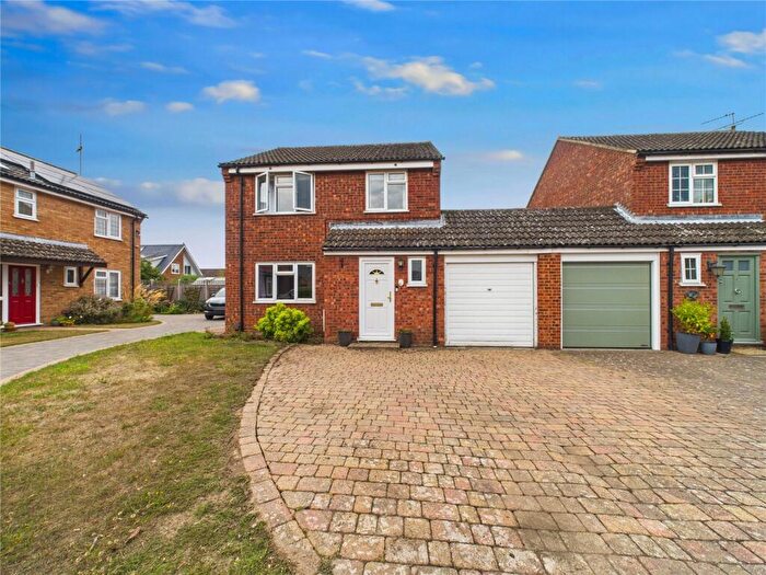 3 Bedroom Link Detached House For Sale In Dombey Close, Chelmsford, Essex, CM1