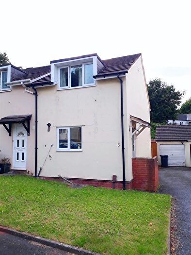 2 Bedroom Property To Rent In Huntacott Way, Torquay, TQ2