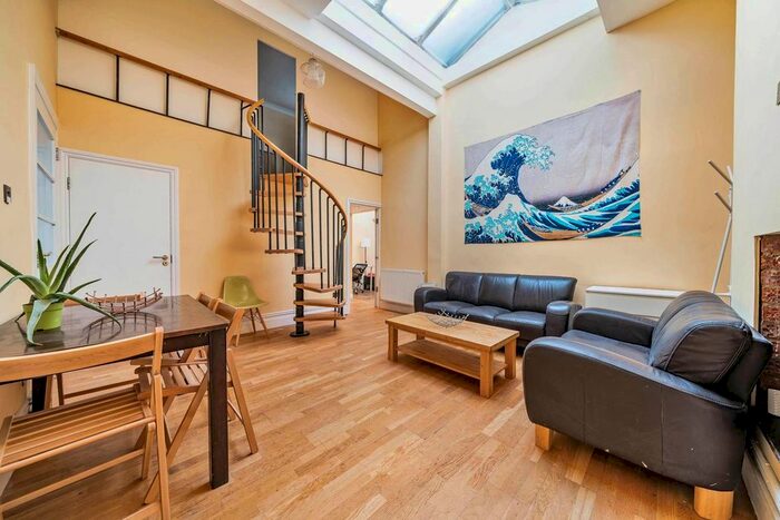 4 Bedroom Flat To Rent In Queens Gate, South Kensington, London, SW7