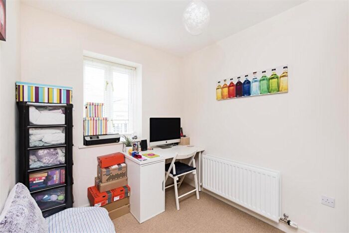 2 Bedroom Apartment To Rent In Southgate Place, Bath, BA1