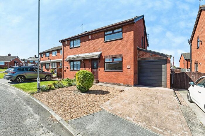2 Bedroom Semi Detached House For Sale In South Hill Rise, Leeds, LS10