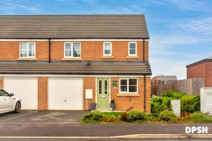 3 Bedroom Semi Detached House For Sale In Scatcherd Drive, Morley, Leeds, LS27