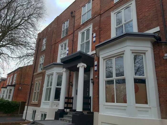 3 Bedroom Apartment To Rent In Flat, Wynnstay Grove, Manchester, M14
