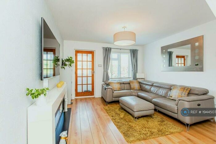 2 Bedroom Semi-Detached House To Rent In Collingwood Way, Shoeburyness, Southend-On-Sea, SS3