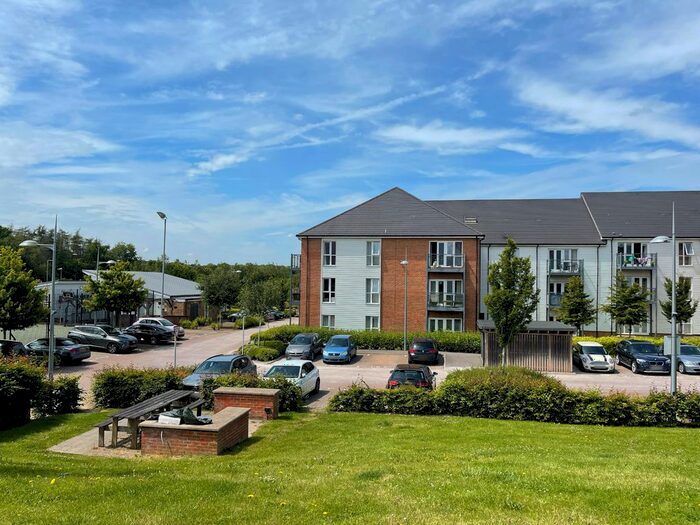 1 Bedroom Flat To Rent In Holmbush Mews, Faygate, Horsham, RH12