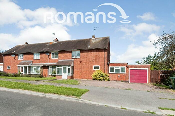 4 Bedroom Semi-Detached House To Rent In Scotney Road, RG21