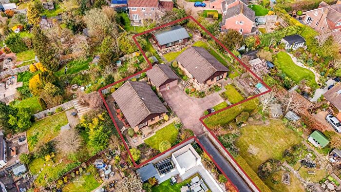 3 Bedroom Bungalow For Sale In South Road, Horndean, PO8