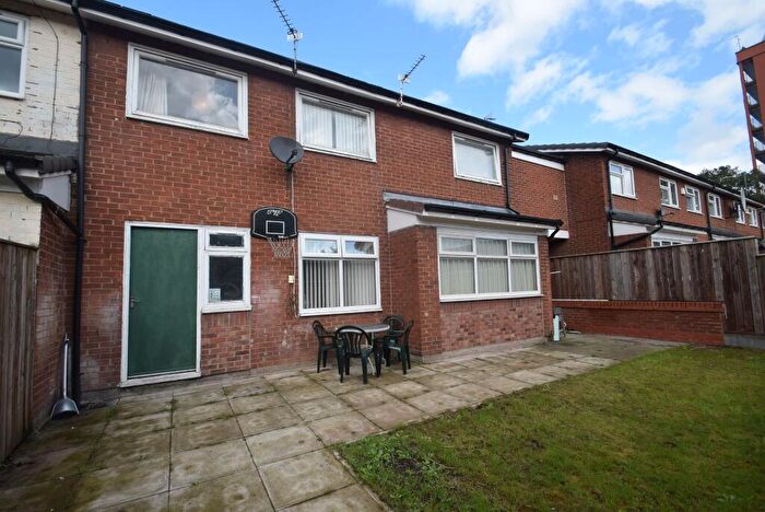 4 Bedroom End Of Terrace House To Rent In Ardwick, Manchester, Lancashire, M13
