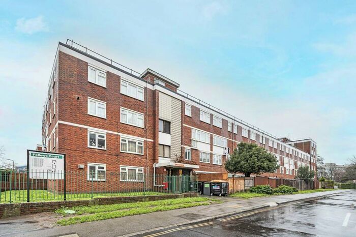 3 Bedroom Flat To Rent In Weymouth Terrace, Hackney, London, E2