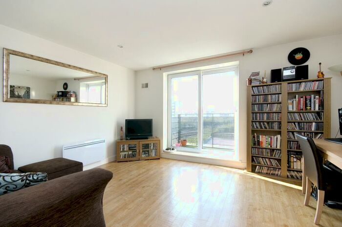 1 Bedroom Flat To Rent In Rosegate House, Hereford Road, London, E3
