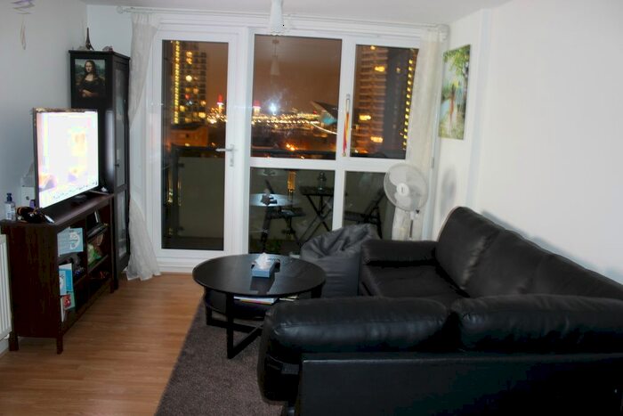 2 Bedroom Flat To Rent In High Street, Stratford, London, E15