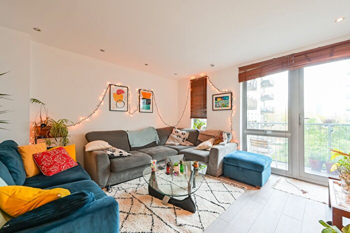 2 Bedroom Flat For Sale In Wick Lane, London, E3
