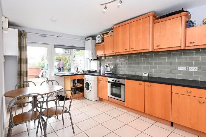 1 Bedroom Flat To Rent In Salford Road, Marston, Oxford, OX3