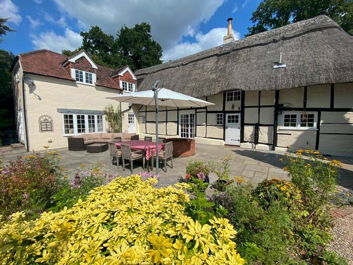 5 Bedroom Detached House For Sale In Latchmere Green, Little London, Tadley, Hampshire, RG26