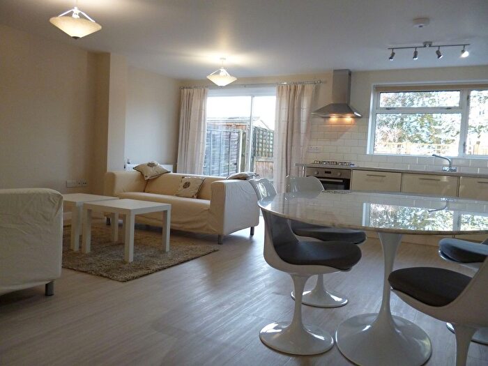 1 Bedroom Flat To Rent In Churchill Road, Bicester, Oxon, OX26