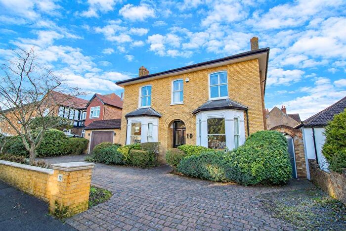 4 Bedroom Detached House For Sale In Clarence Road, Wallington, SM6